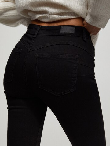 Pull&Bear Skinny Jeans in Black