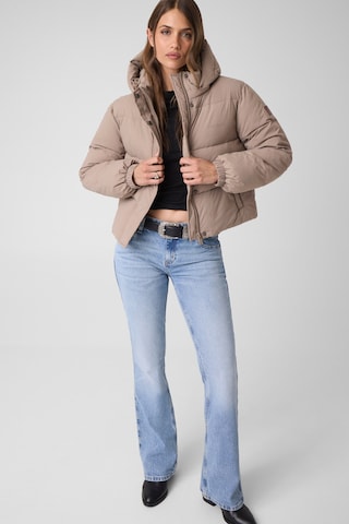 GUESS JEANS Демисезонная куртка в Бежевый