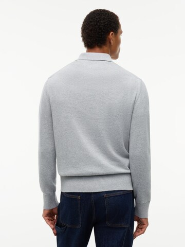 Tommy Jeans - Pullover 'ESSENTIAL' em cinzento: atrás
