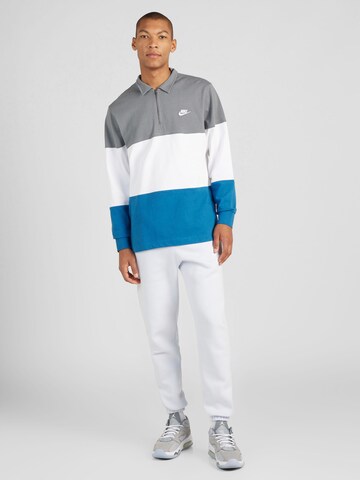 Nike Sportswear - Camiseta en gris