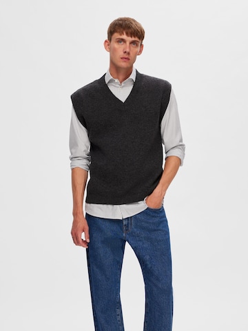 SELECTED HOMME Sweater Vest 'Ronn' in Grey: front
