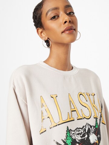 Nasty Gal Sweatshirt in Beige