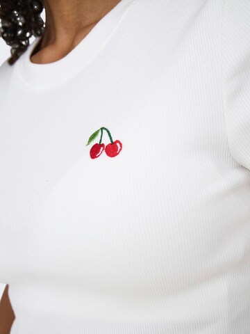 balts ONLY T-Krekls 'ONLFRUITY'