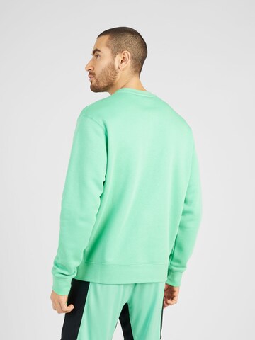 Nike Sportswear Regular Fit Sweatshirt 'Club Fleece' in Grün