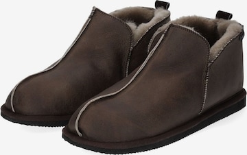 SHEPHERD Slippers in Brown