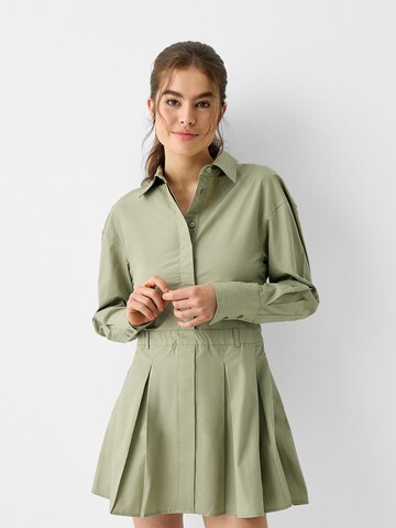 Bershka Košilové šaty – zelená: přední strana