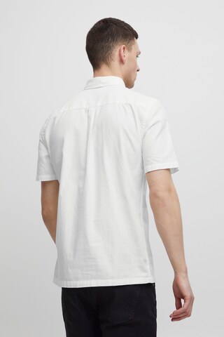 Casual Friday - Regular Fit Camisa 'Anton' em branco
