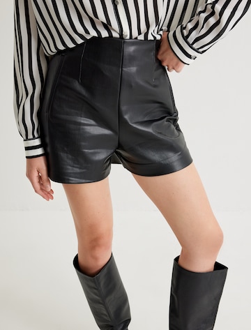 Koton Regular Broek in Zwart