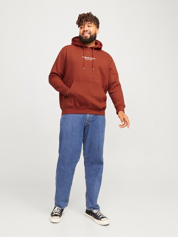 Sweat-shirt 'VESTERBRO' Jack & Jones Plus en marron