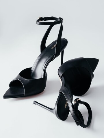 Estro Sandal '680-801' in Black