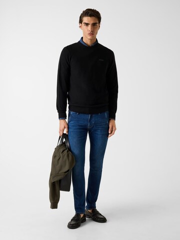 GUESS Sweater in Black