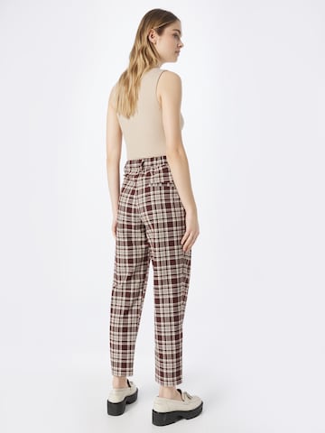 Regular Pantalon à pince Monki en marron