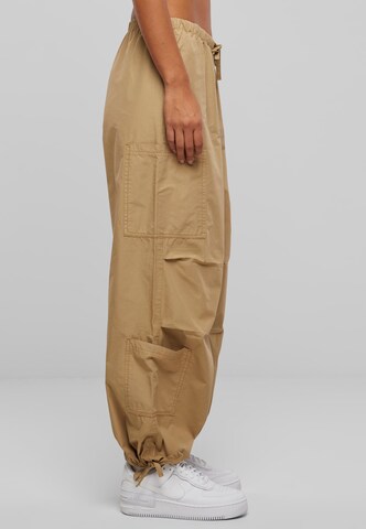 Effilé Pantalon cargo Urban Classics en beige