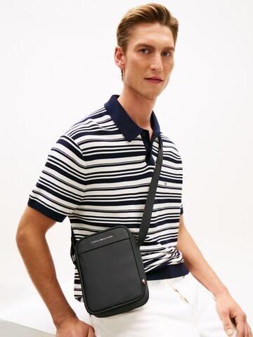 Geantă de umăr de la TOMMY HILFIGER pe negru