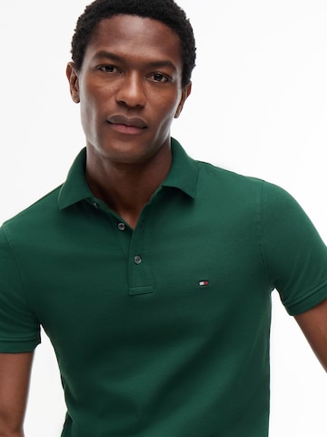 TOMMY HILFIGER Paita '1985' värissä vihreä