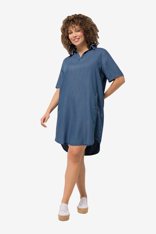 Robe-chemise Ulla Popken en bleu : devant