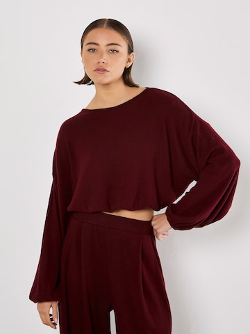 Apricot Top ' ' in Red: front