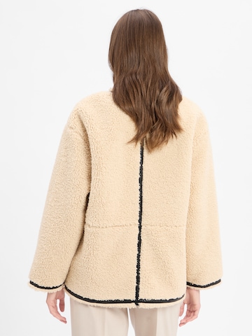 Marie Lund Tussenjas in Beige