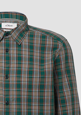 Coupe regular Chemise s.Oliver en vert