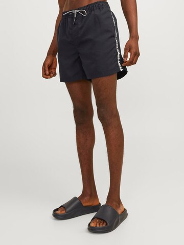 JACK & JONES - Bermudas 'JPSTFiji' en negro: frente