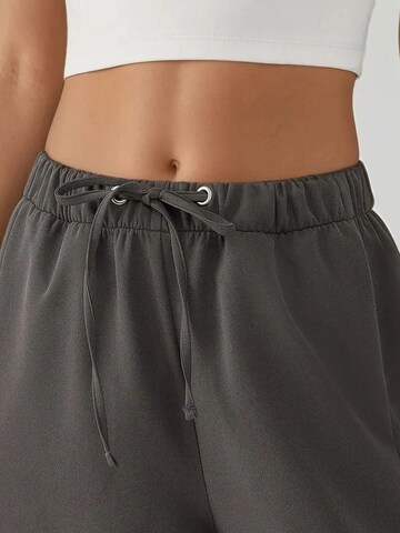 Hiccup Loosefit Hose in Grau