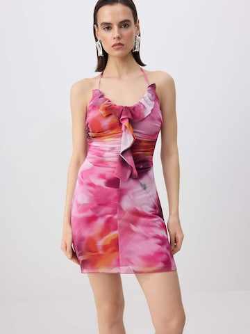 Trendyol - Vestido en rosa: frente
