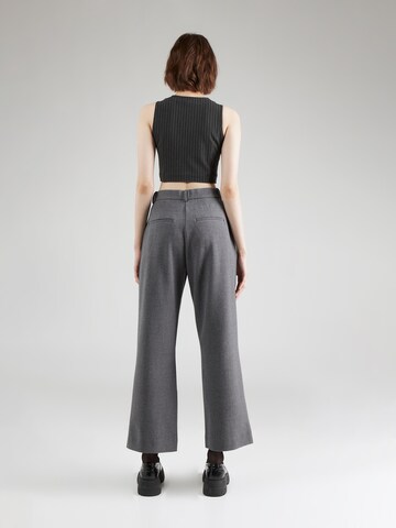 Loosefit Pantalon à pince 'SLOANE' Abercrombie & Fitch en gris