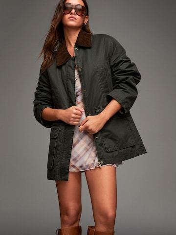 Giacca di mezza stagione di Bershka in verde: frontale