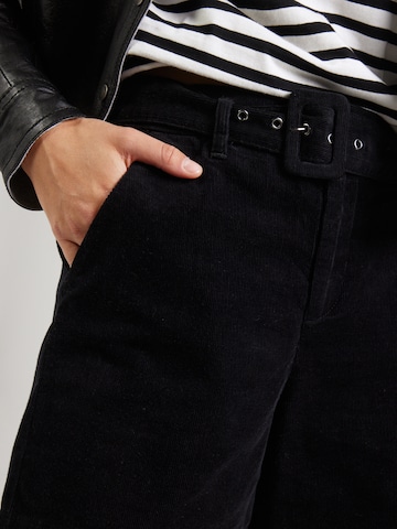 ONLY Regular Shorts 'ONLNESSA' in Schwarz