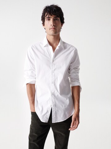 Coupe regular Chemise 'Birmingham' Salsa Jeans en blanc : devant