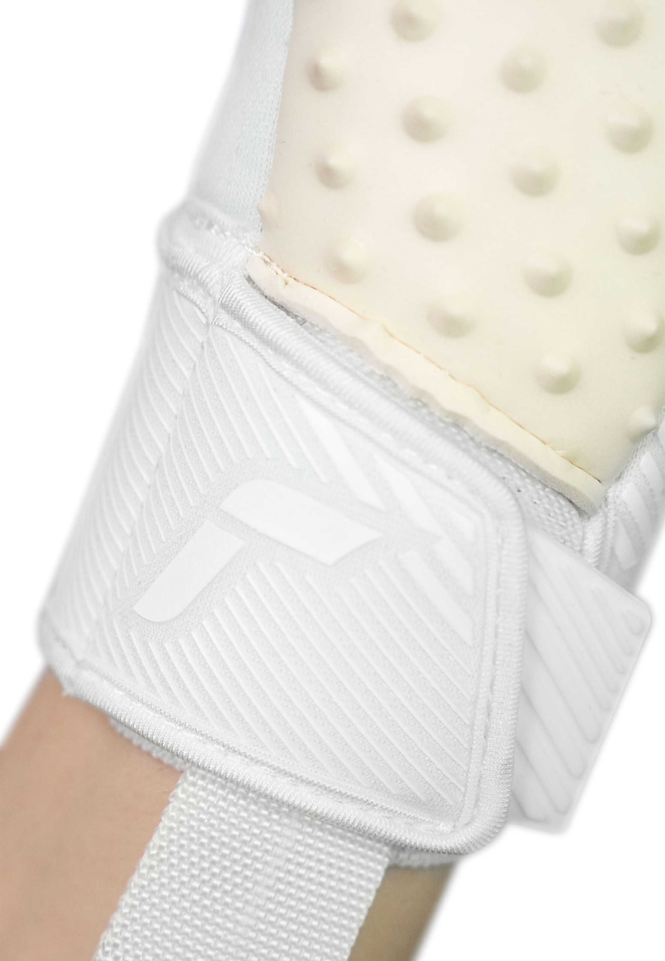 REUSCH Sporthandschoenen 'Fastgrip SpeedBump' in Wit