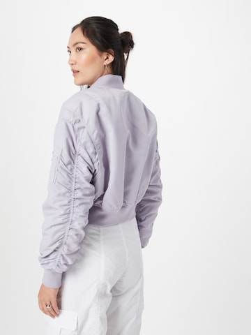 Calvin Klein Jeans Overgangsjakke i lilla