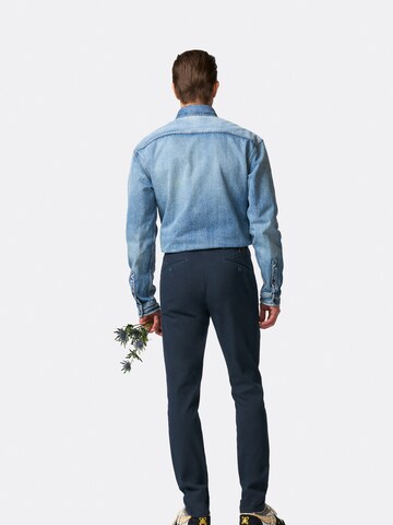 Coupe slim Pantalon chino 'Lupus' MMX Germany en bleu