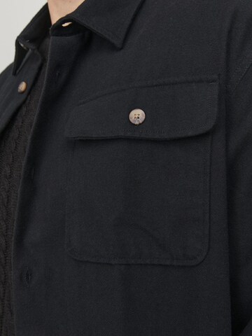 Jack & Jones Plus - Ajuste confortable Camisa 'Darren' en negro