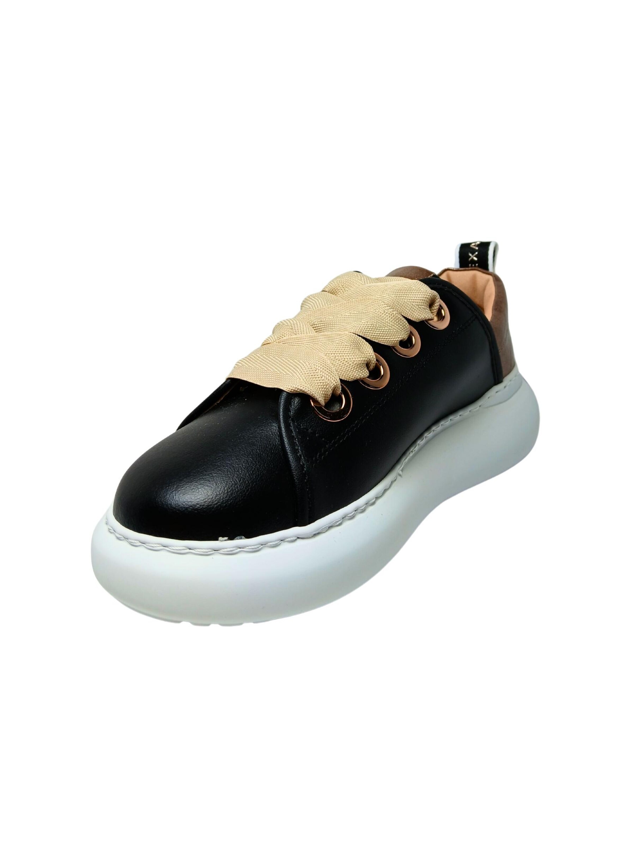 Sneaker bassa di Alexander Smith in nero: frontale