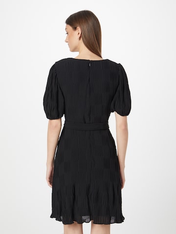 Rochie de la DKNY pe negru