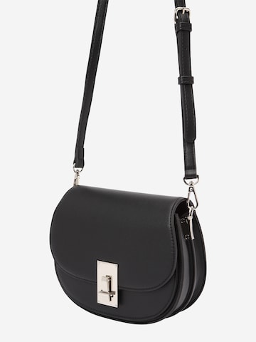 Seidenfelt Manufaktur Crossbody Bag in Black