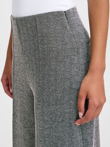 Wide leg Pantaloni chino 'Kate' di ICHI in grigio