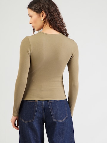 Tricou 'Insa' de la ABOUT YOU pe verde