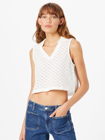 PIECES Knitted Top in White: front