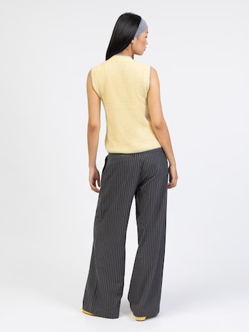 BROKE + SCHÖN Knitted Vest in Yellow