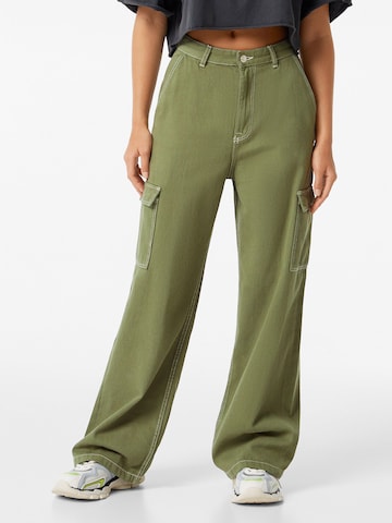 Bershka Wide leg Jeans in Groen: voorkant