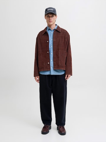 Veste mi-saison JACK & JONES en rouge