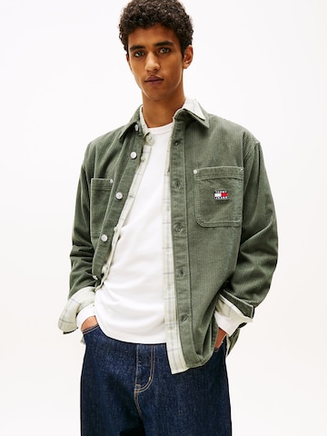 Coupe regular Chemise Tommy Jeans en vert : devant