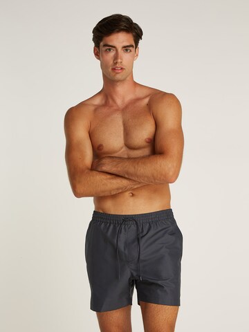 Calvin Klein Swimwear Плавательные шорты в Черный: спереди