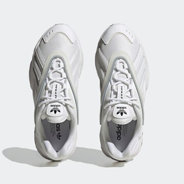 ADIDAS ORIGINALS - Zapatillas deportivas bajas 'Oztral' en blanco