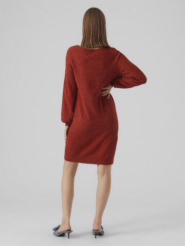 Robes en maille 'LEFILE' VERO MODA en rouge