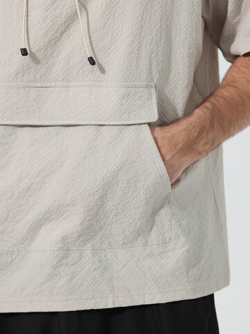 YOUTHUP Shirt 'Kopffrei' in Beige