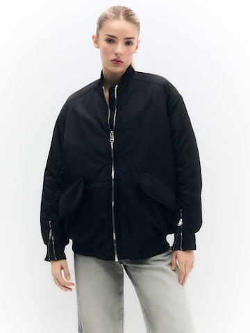 Veste mi-saison Pull&Bear en noir : devant