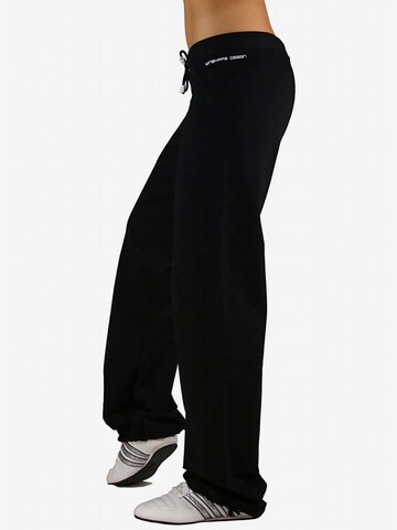 Winshape Loose fit Workout Pants 'Wte8' in Black